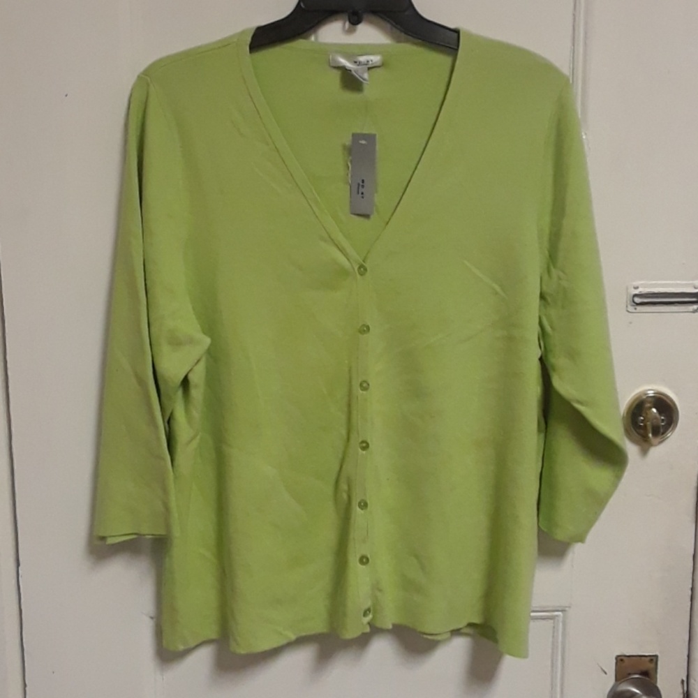 WD•N.Y.  V Neck Sweater 8